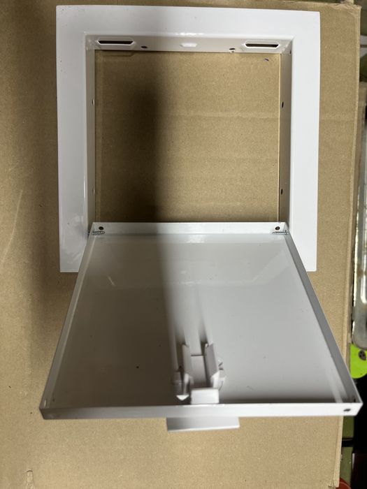 Дверца для ревизий металлическая 18,5 см на 18,5 см