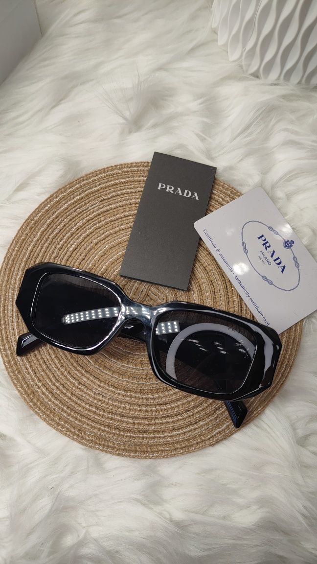 Сонцезахисні окуляри Prada/ прада