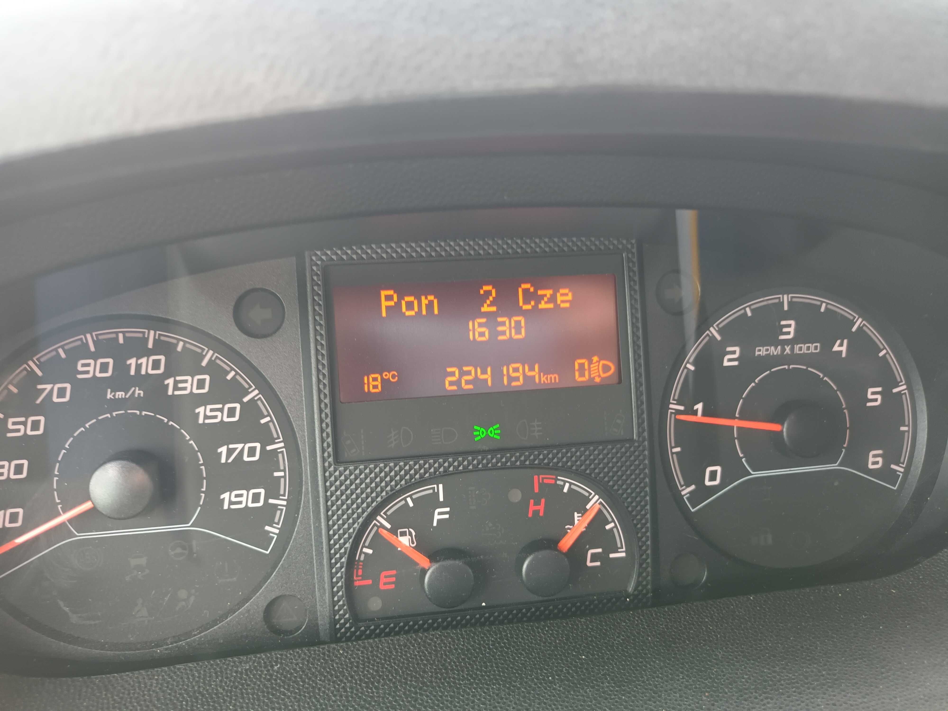 Fiat ducato 2,0 hdi Peugeot  brygadówka ,7osób Klima, hak,doka 224 tyś