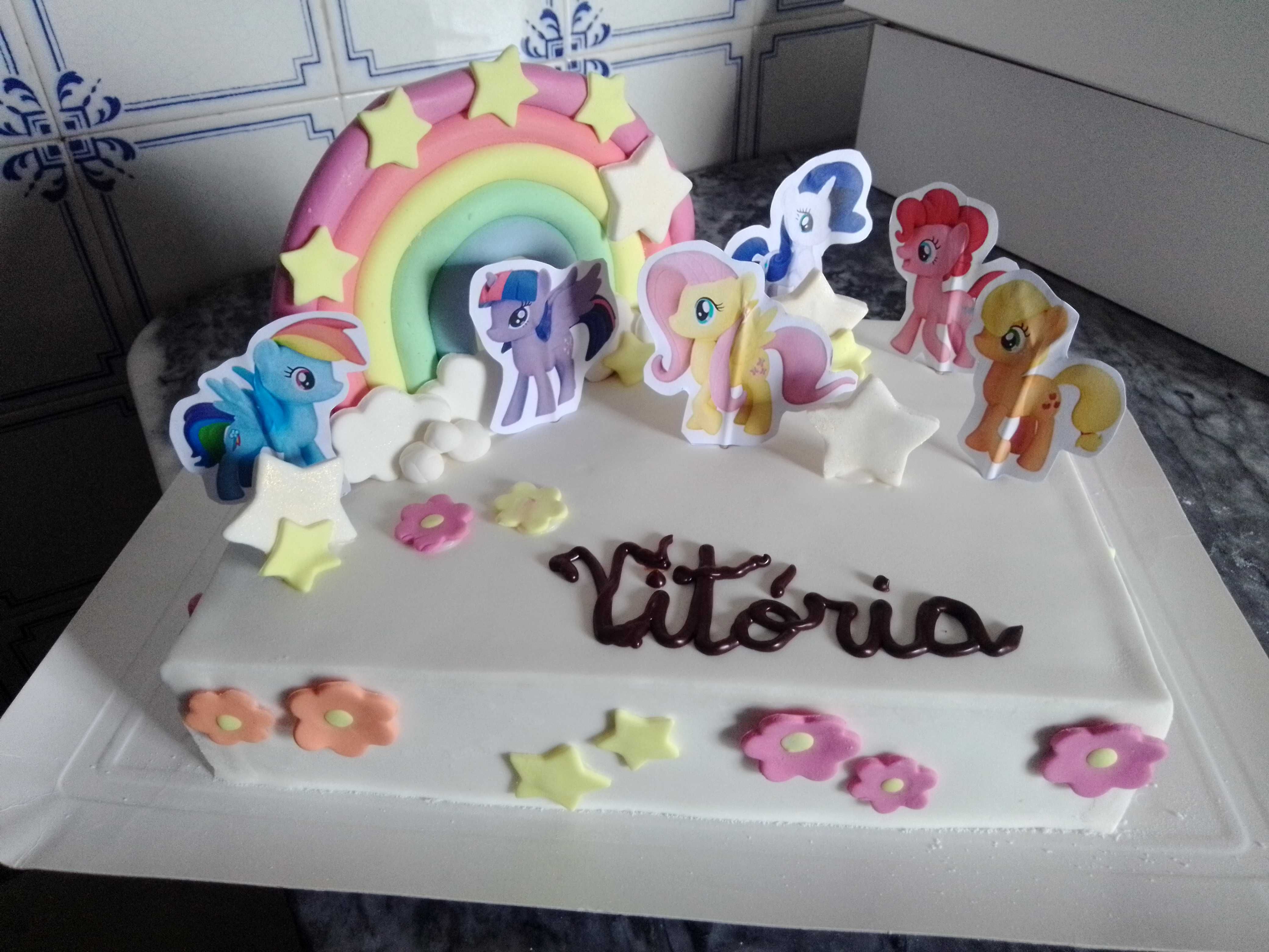 Bolos e outros doces (sobremesas) caseiros muito bons e a bom preço