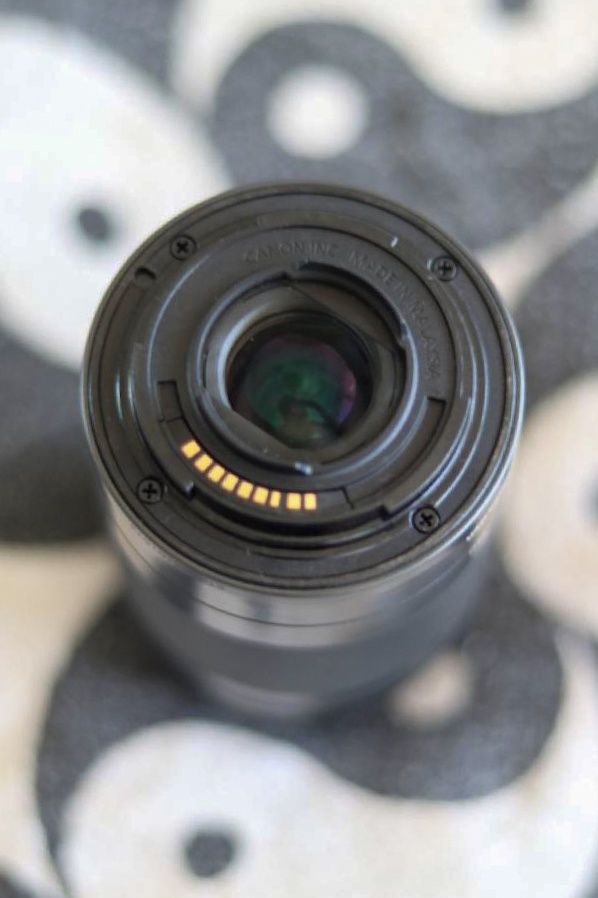 Canon zoom lens EF-M 18-150mm 1:3.5-6.3 IS STM
