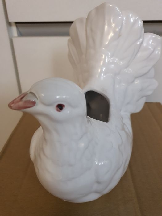 Porcelanowy gołąbek, doniczka.