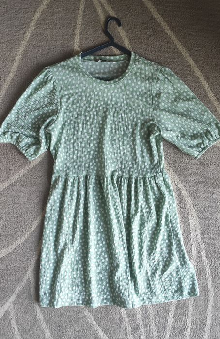 Brand-name clothing, various sizes, in good condition64409205113473122