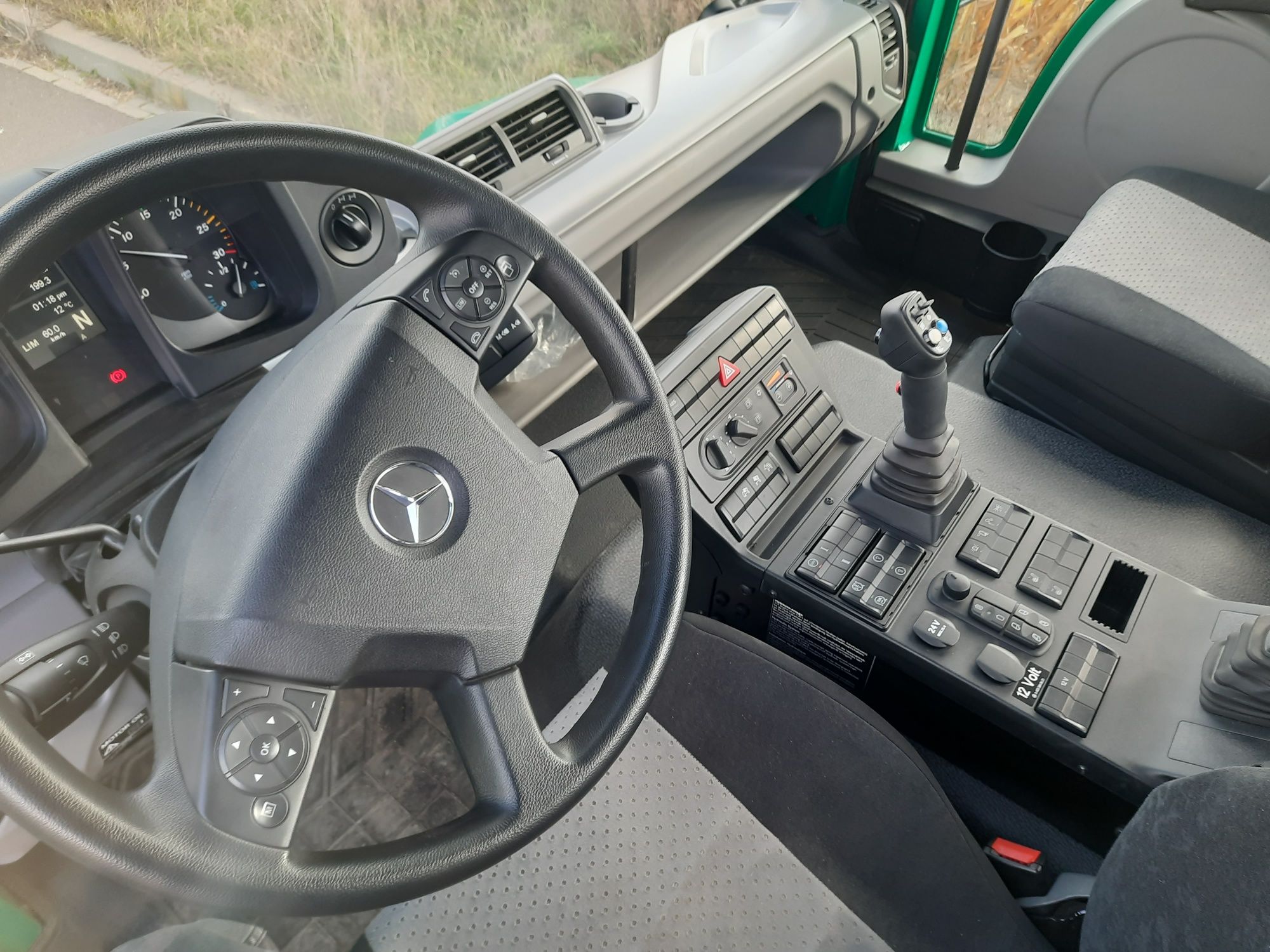 Mercedes Benz Unimog U430