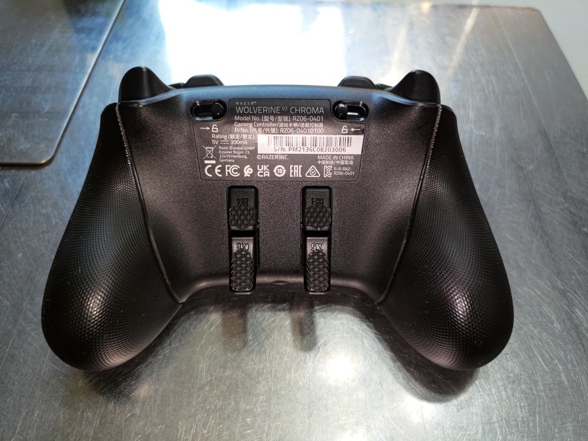 Razer Wolverine V2 Chroma