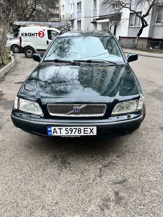 Продам вольво в40 1999 року 2.0 бенз