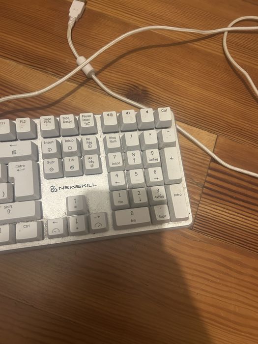 Teclado Mecânico NewSkill