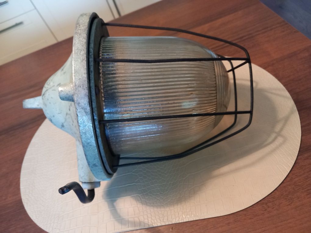 Lampa loftowa z PRL