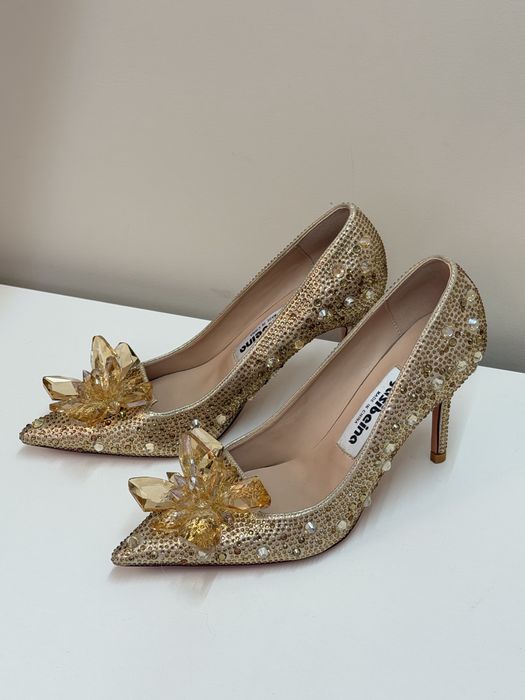 Złote szpilki cekinowe obcasy jimmy choo