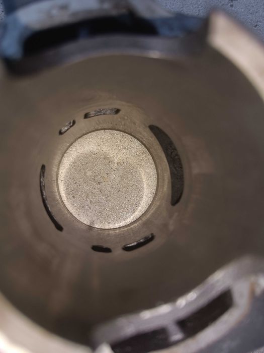 Продам поршневую