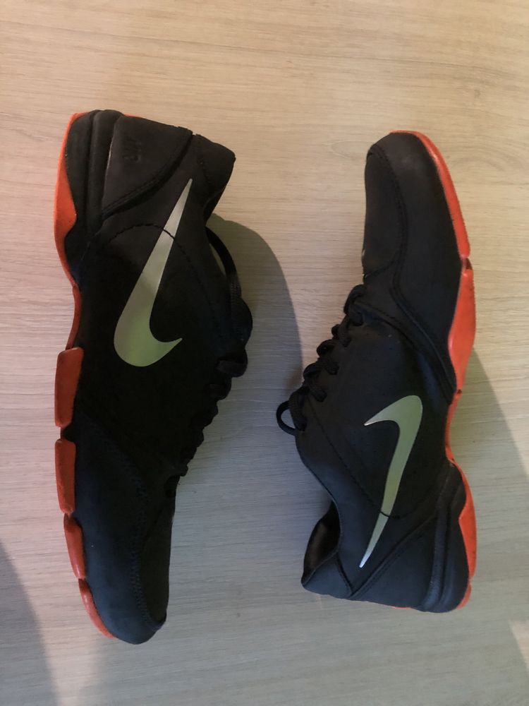 Кросівки Nike air toukol