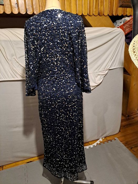 Sukienka imprezowa z cekinami