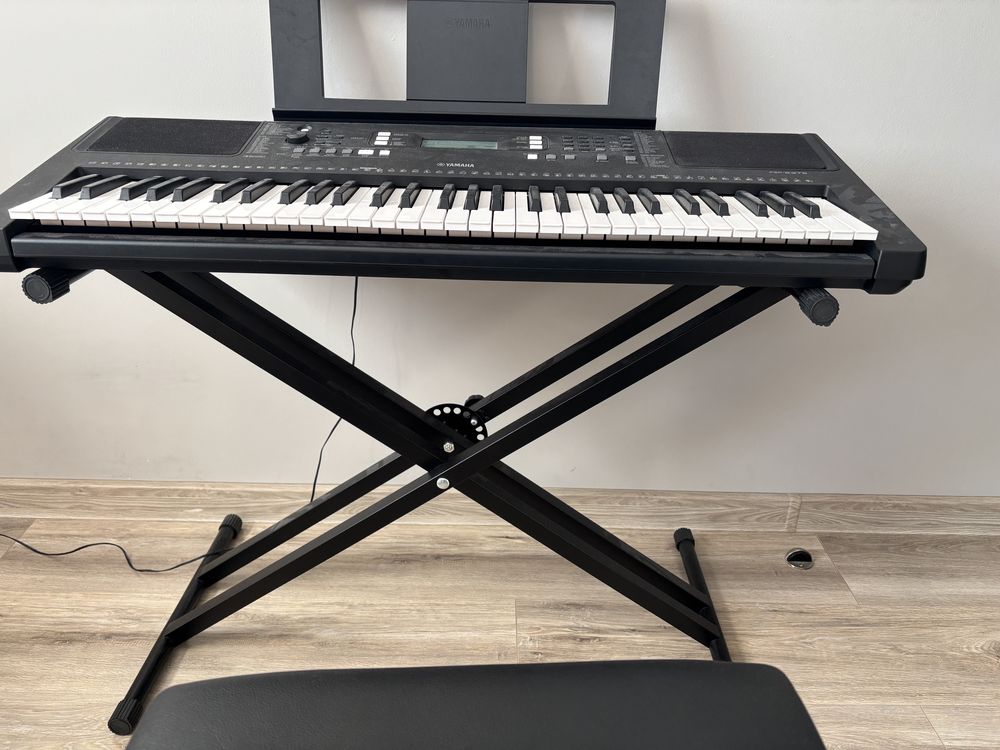 Keyboard Yamaha z osprzetem