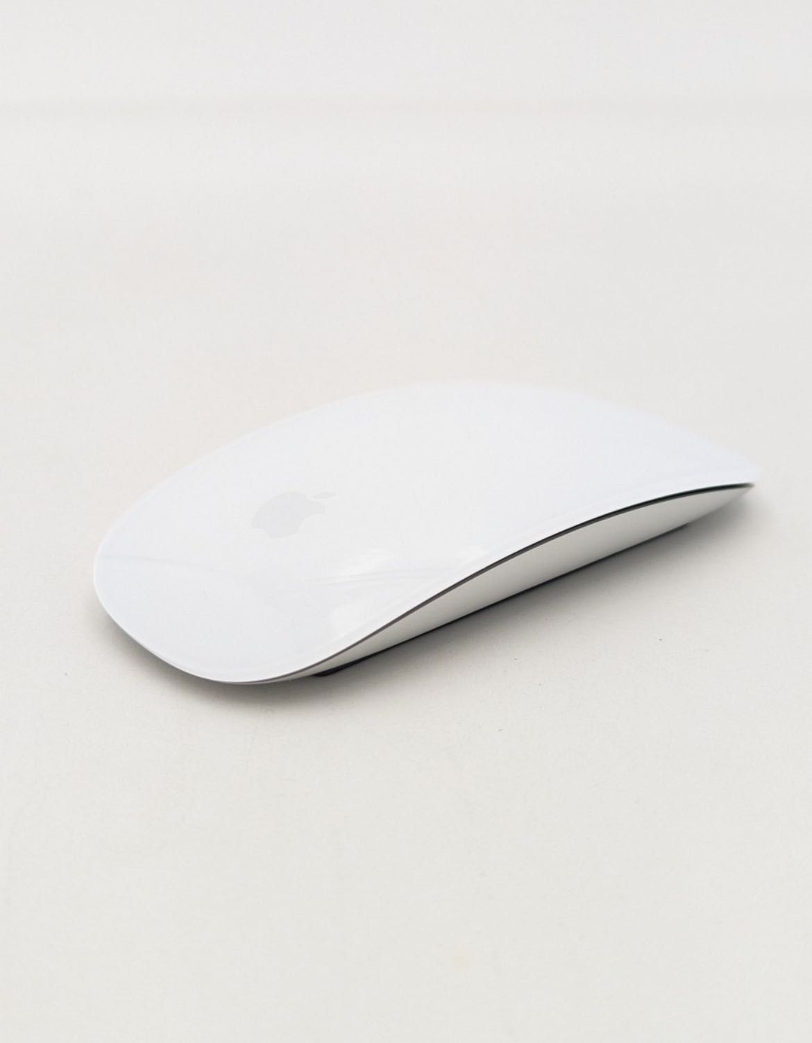 MacBook Air M2 + Magic Mouse USB-C