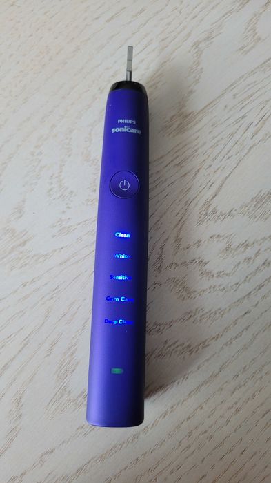 Szczoteczka soniczna Philips HX939V