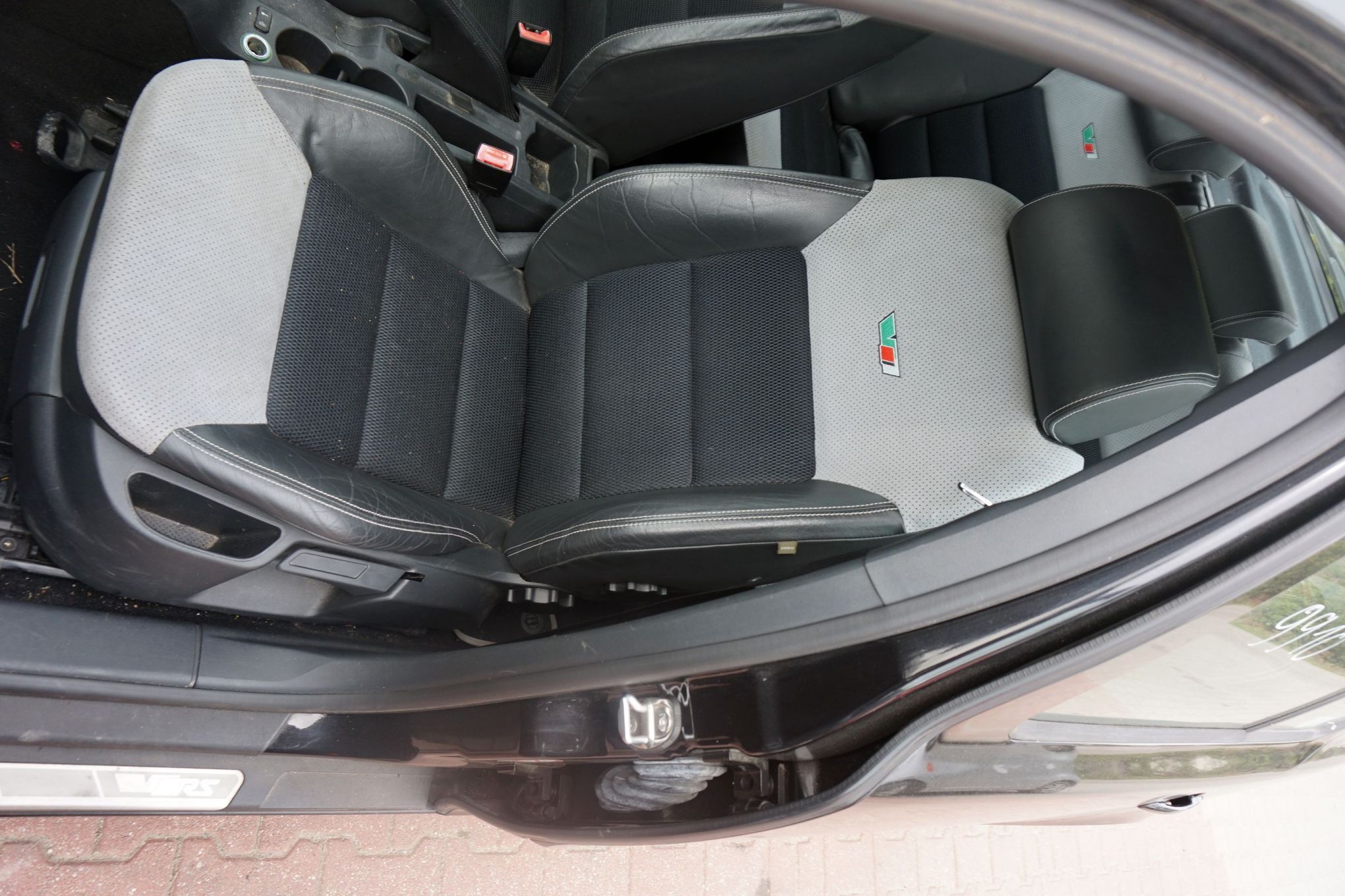 FOTELE FOTEL PRZEDNI LEWY PRAWY KANAPA WNĘTRZE OCTAVIA II RS 1Z3 LB LIFTBACK  SKODA 2004-2008