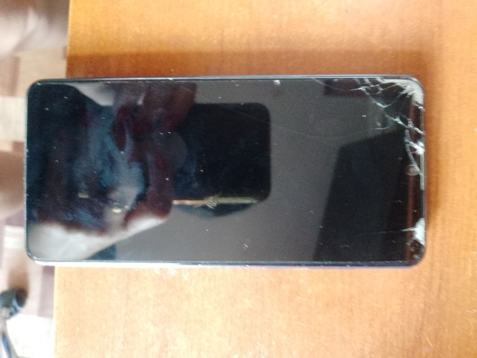 Телефон на запчасти 800 грн