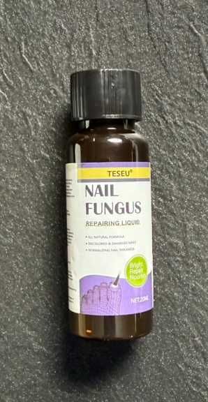 Lakier przeciwgrzybiczy do paznokci zniszczonych Teseu