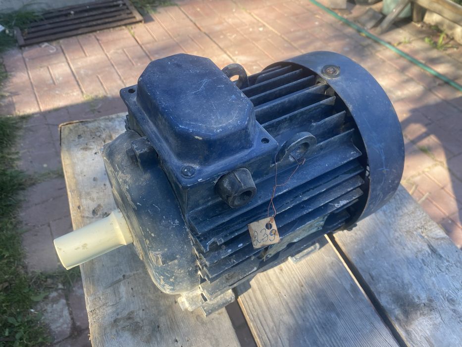 Електричний двигун 4 кВт