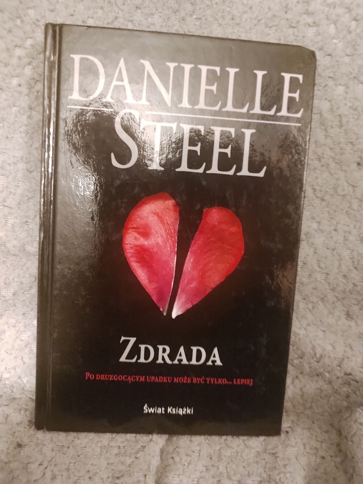 Książka Danielle Steel "Zdrada"