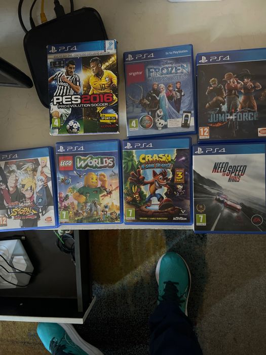 PLAYSTATION- PS4 com jogos