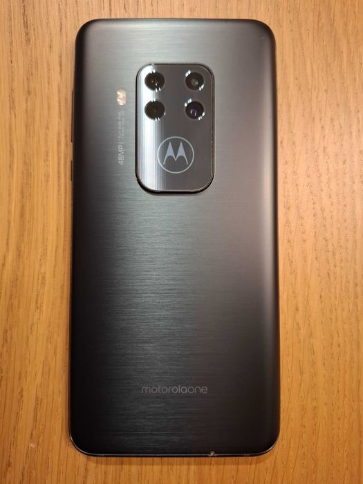 Motorola one zoom