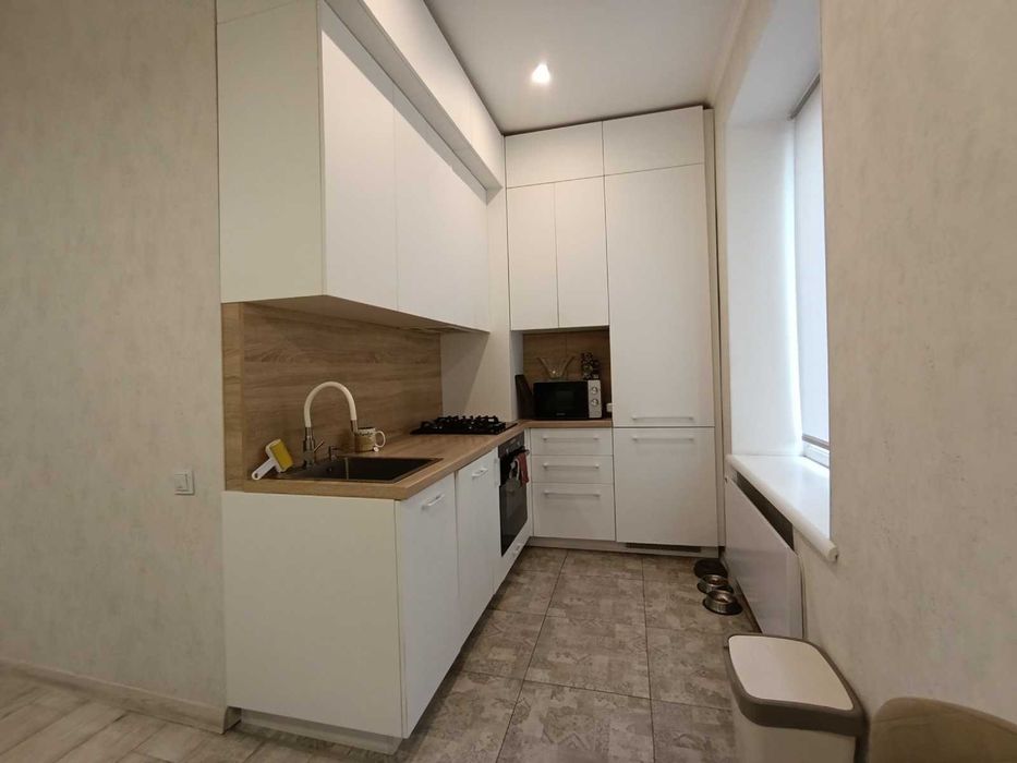 ПРОДАЖ 3-кімн. з АЕО у центрі міста (А)