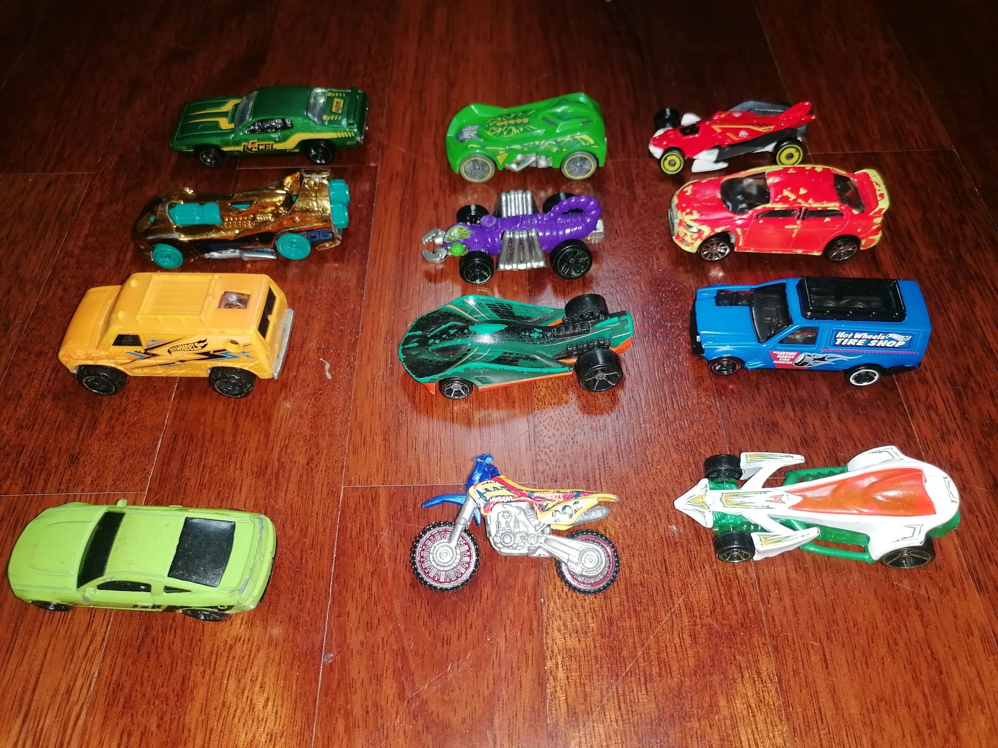 102 Carros Hotwheels