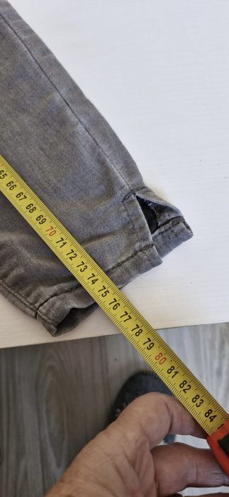 Szare jeansy reserved 140