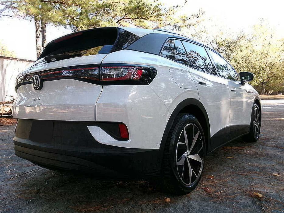 Volkswagen ID.4      2023