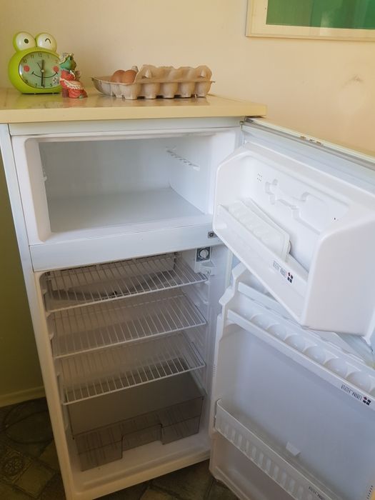 Lodówka Samsung z 1997 roku.