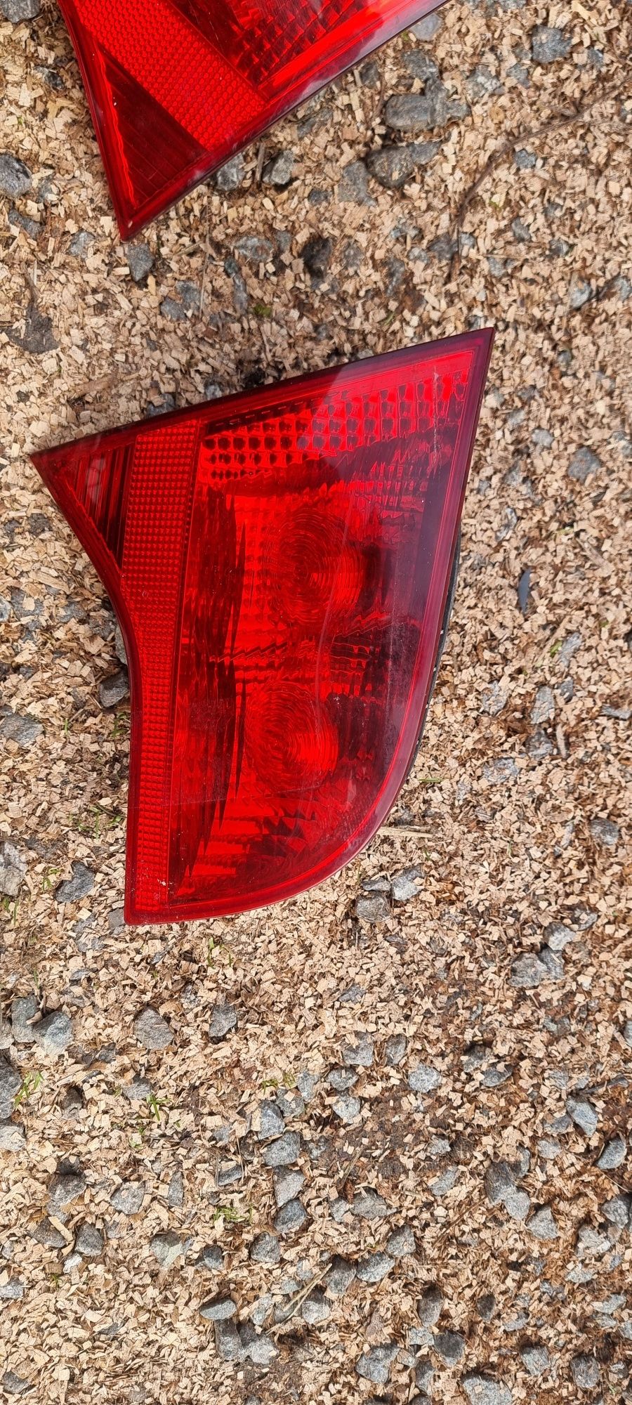 Audi a4 b7 kombi lampa tył w klapę oryginał