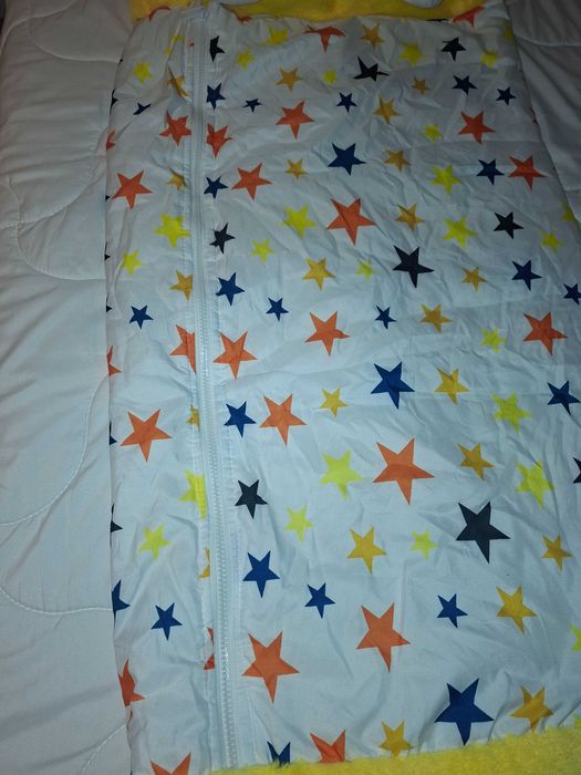 Dormiloco cão amarelo