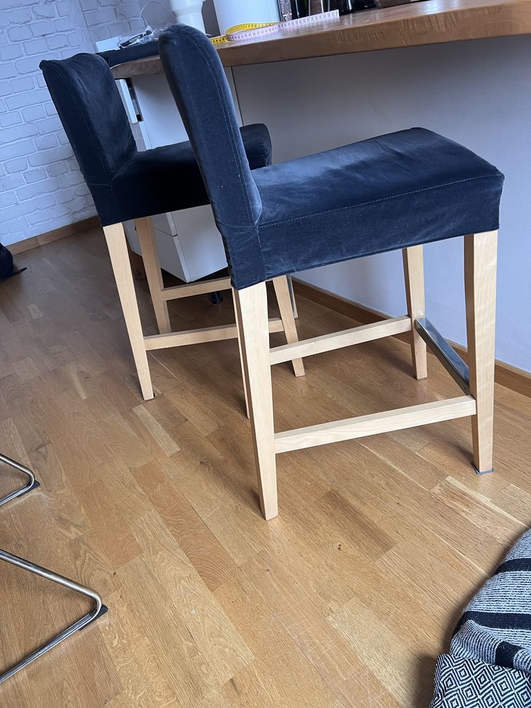 2 krzesła barowe typu choker + dodatkowe pokrowce – Gliwice