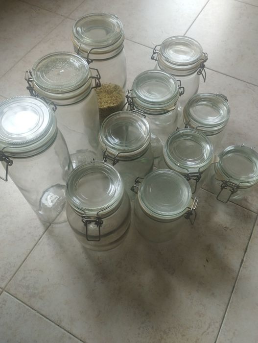 Lote de 11 frascos de vidro