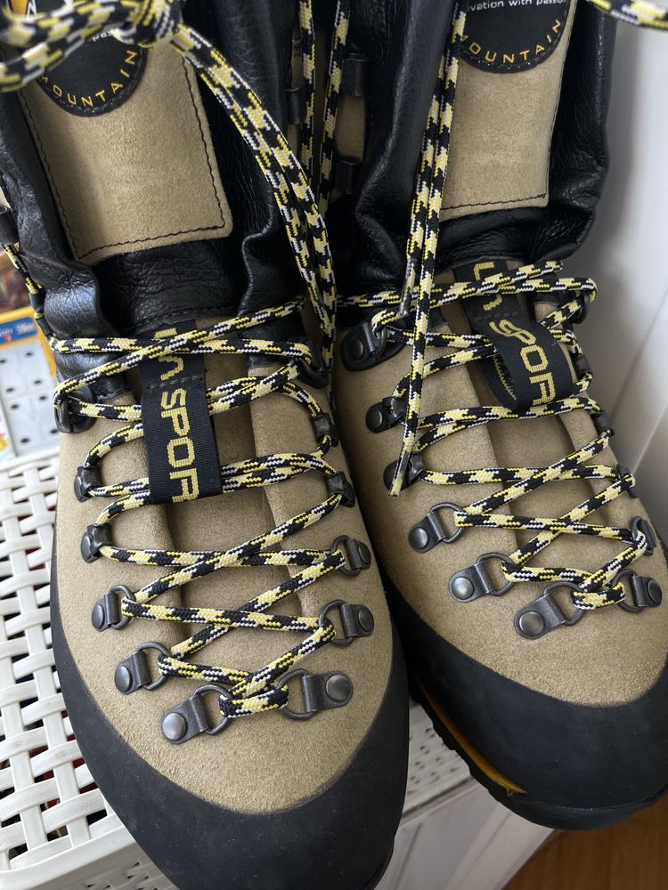 Мужские ботинки рантованные La Sportiva. Состояние НОВОЕ