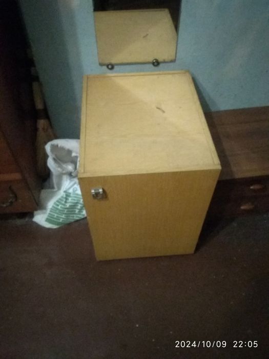 Тумбочка отдам в дар самовывоз