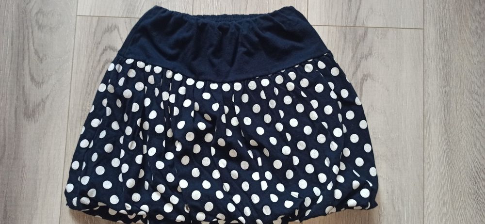 Granatowa spódniczka "bombka" w groszki