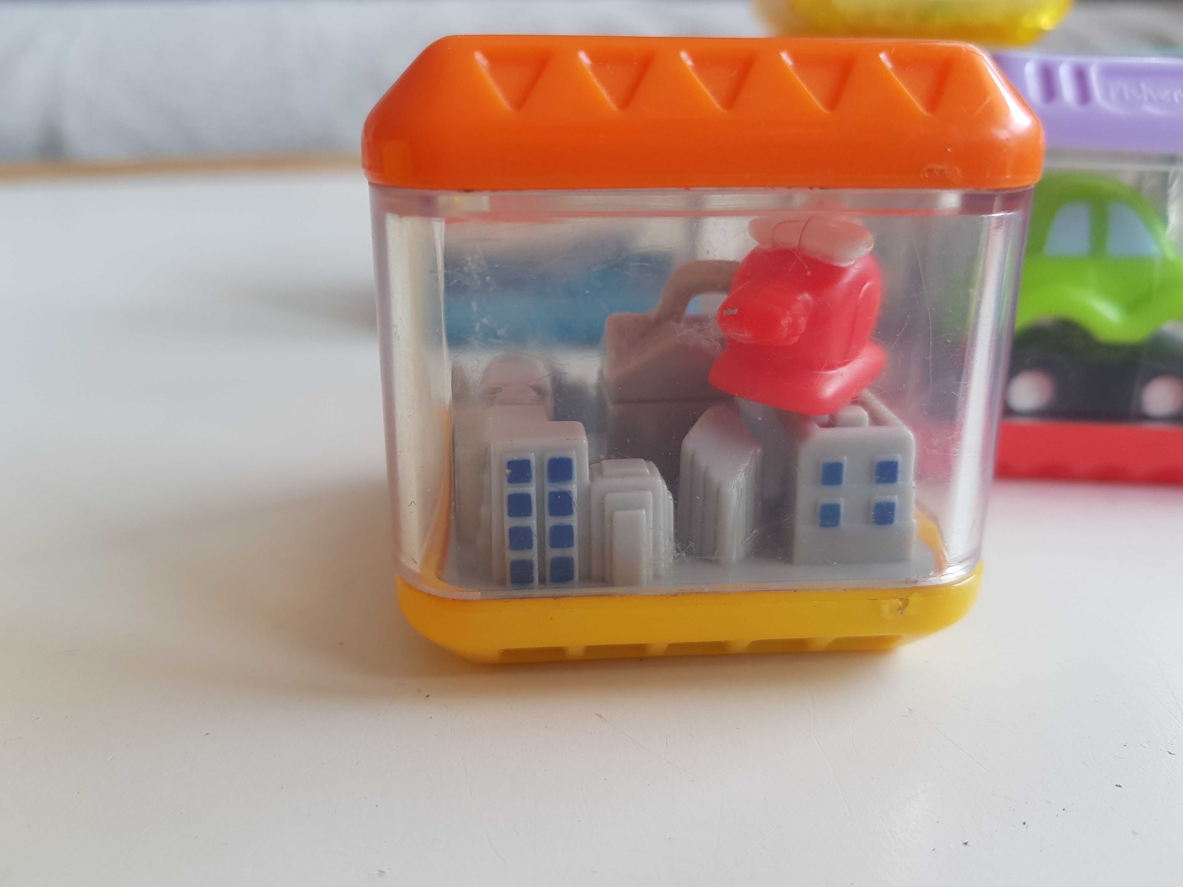 Sensoryczne klocki Fisher Price + piłeczki