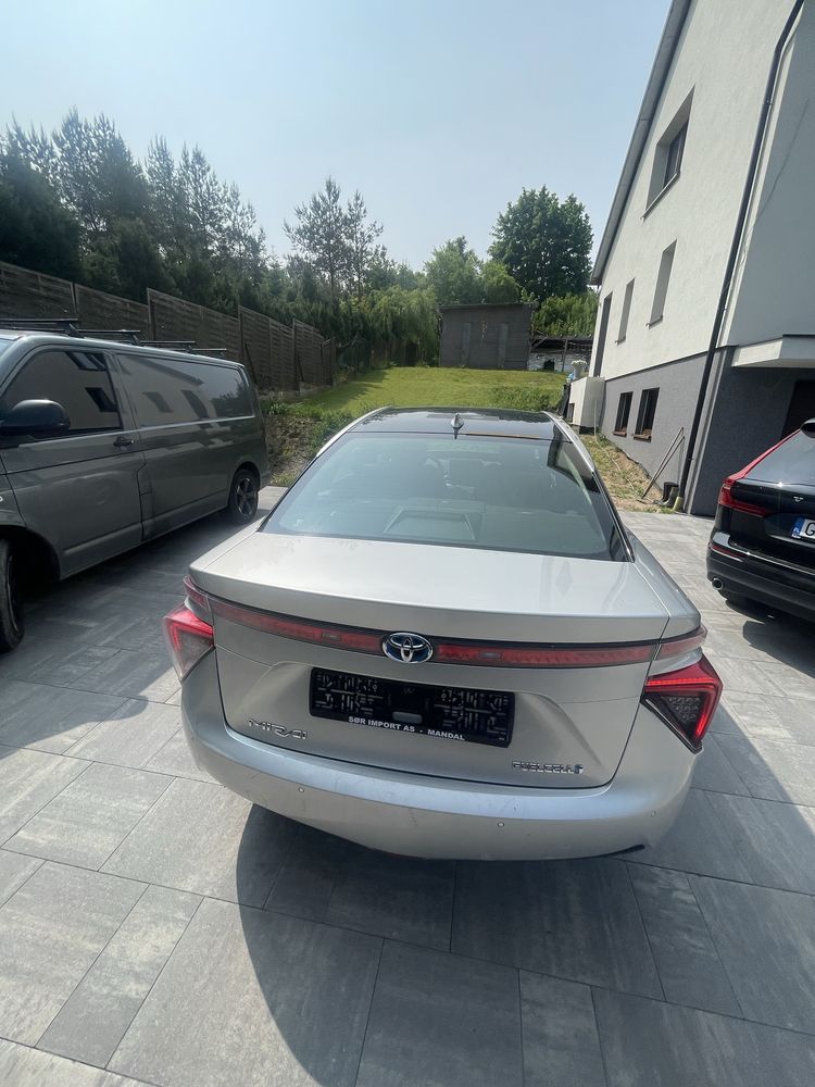 Toyota mirai 2016