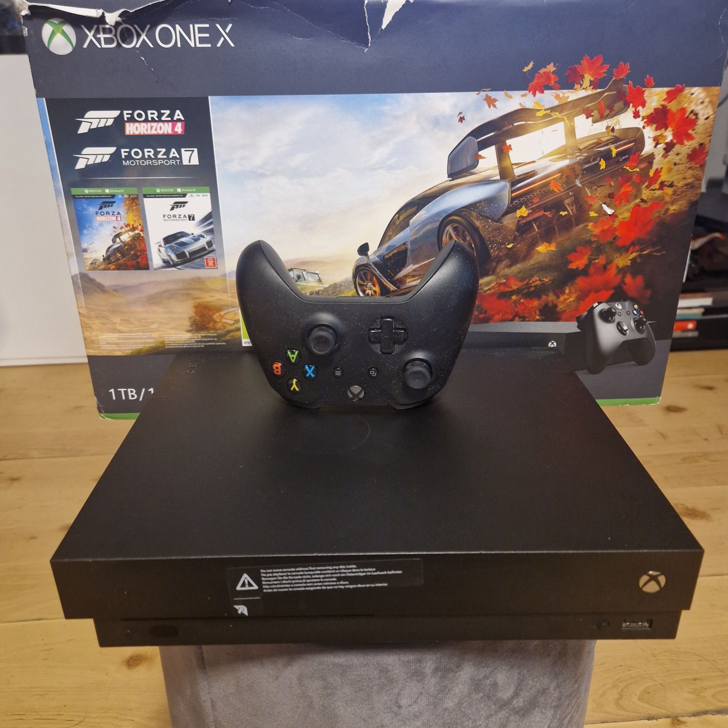 Konsola Xbox One X 1Tb Pad