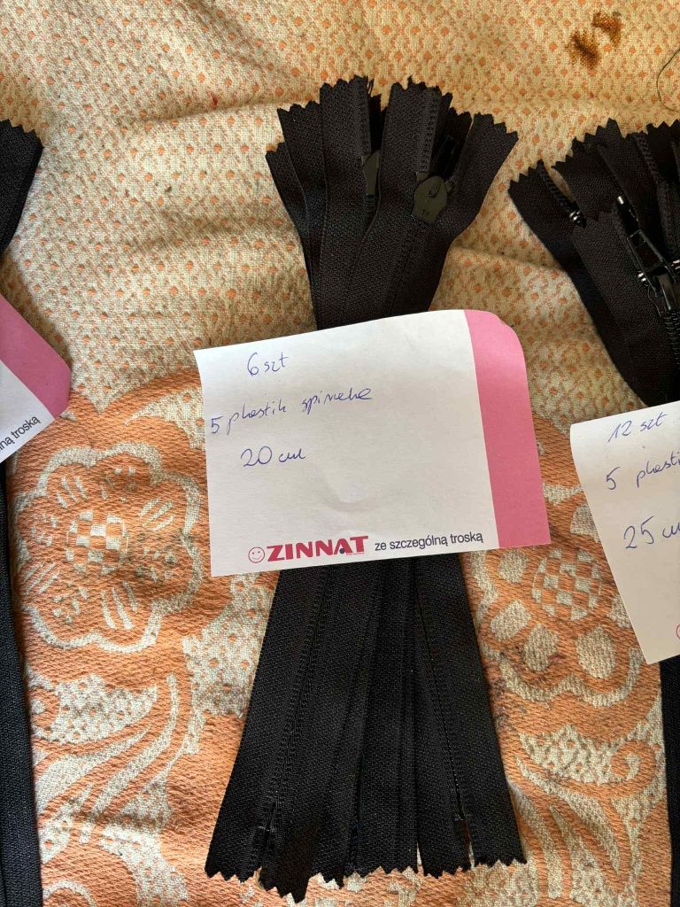 Zamki błyskawiczne do ubrań, butów, toreb .