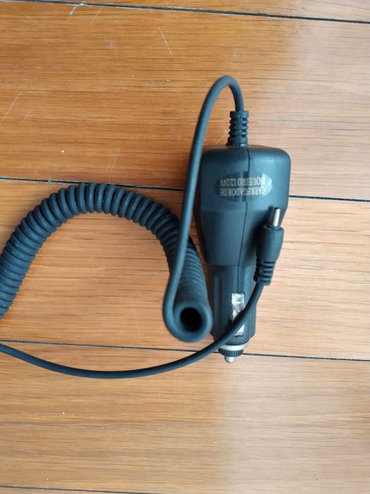 Carregador de isqueiro Nokia antigo