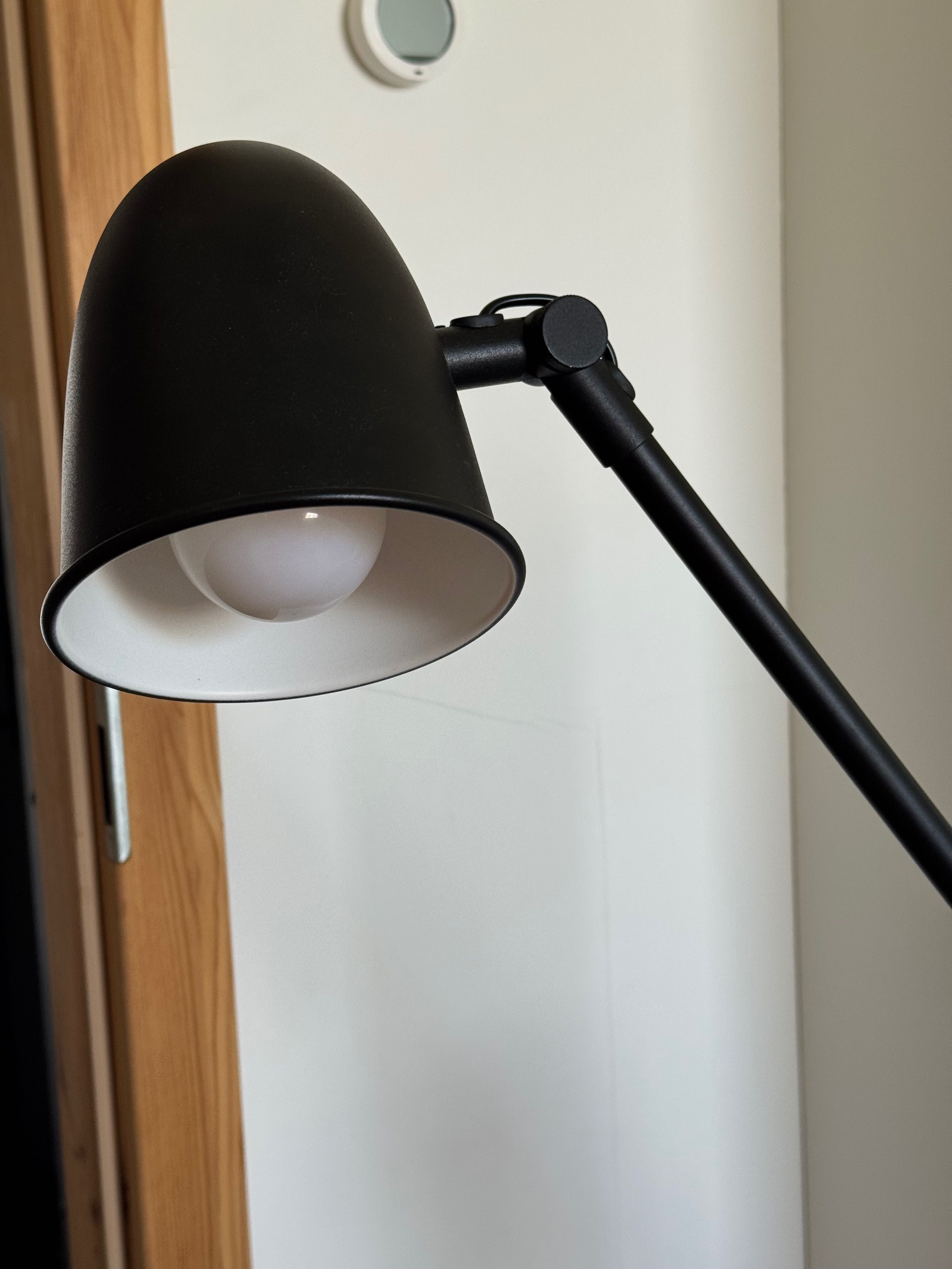 Lampa podłogowa stojąca
