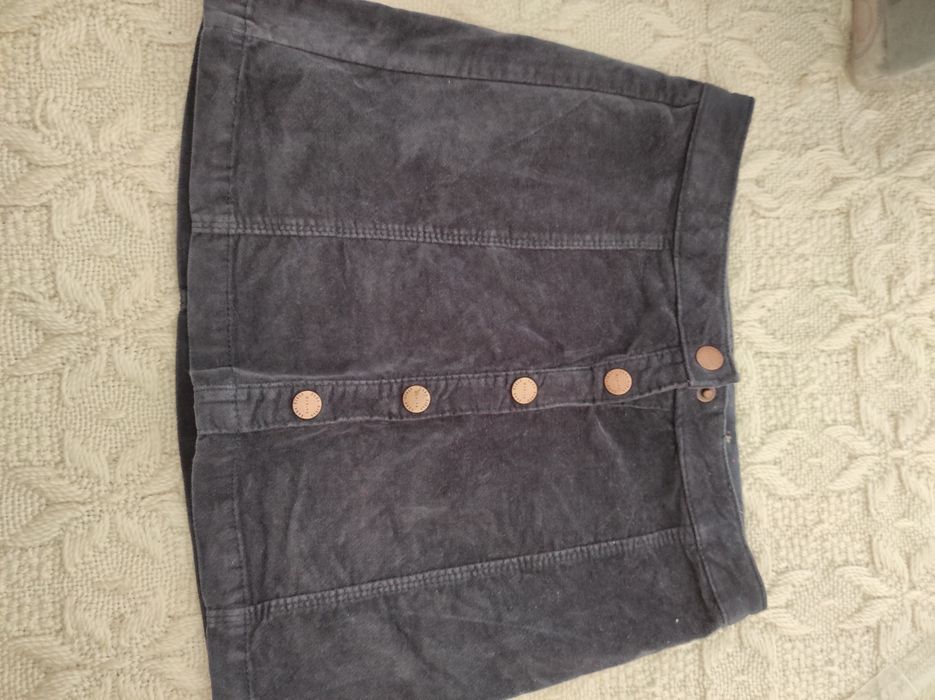 Saia Zara menina 7/8 anos