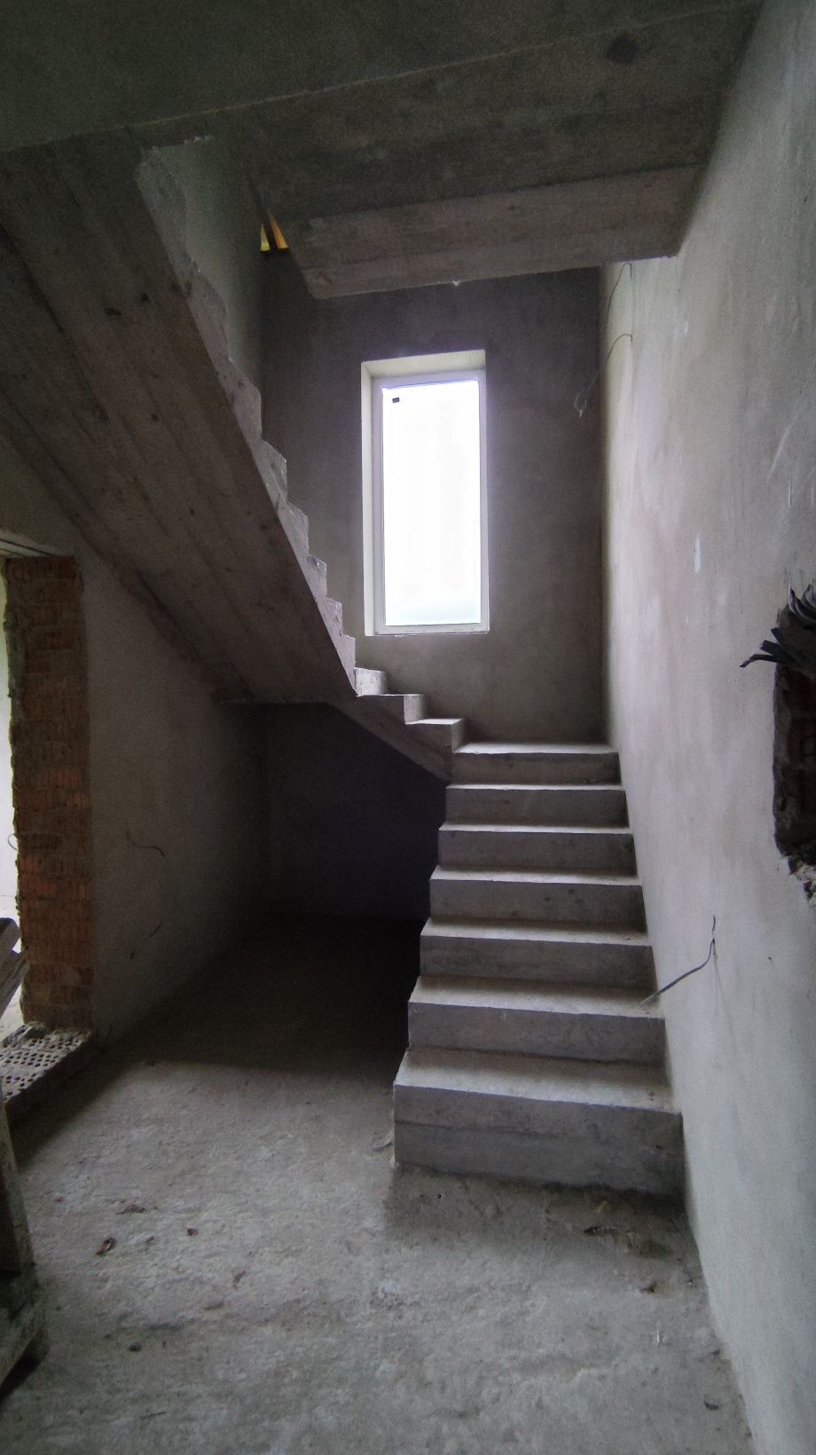 Продається будинок в с.Драгомирчани. Ділянка. Свердловина. Тераса