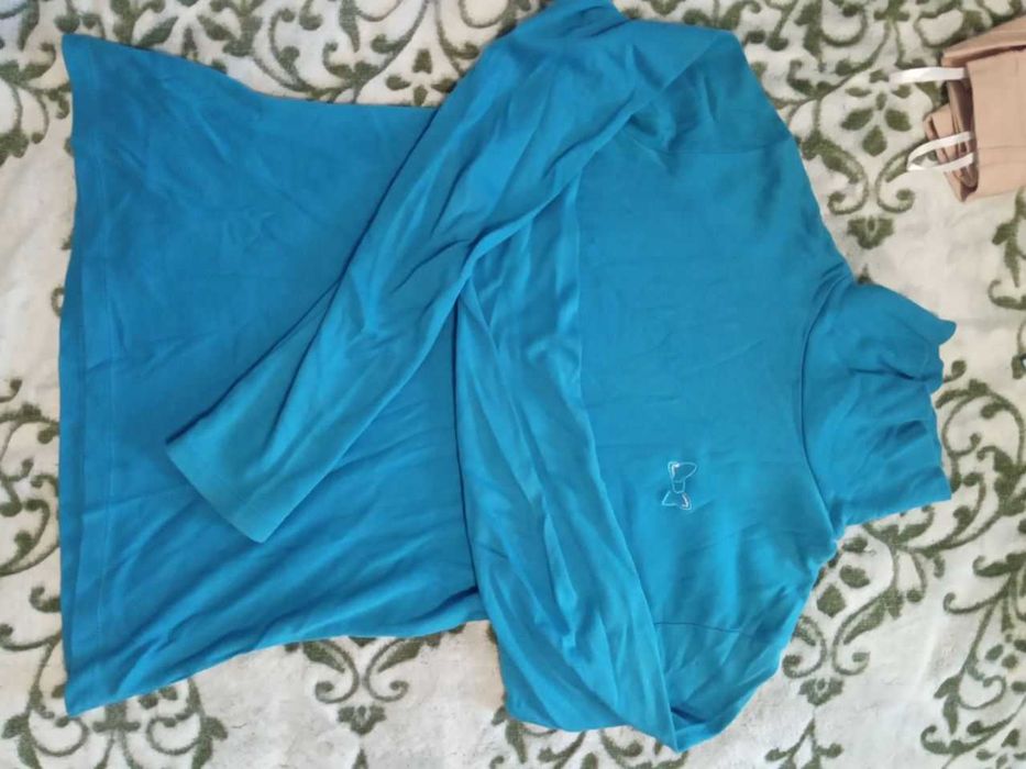 Жіночий гольфик в хорошому стані