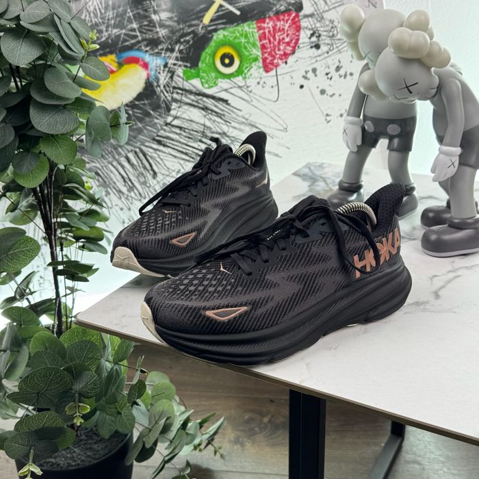 Кросівки Hoka Clifton 9 38.5 розмір Е6337