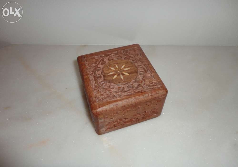 Guarda Jóias em Madeira