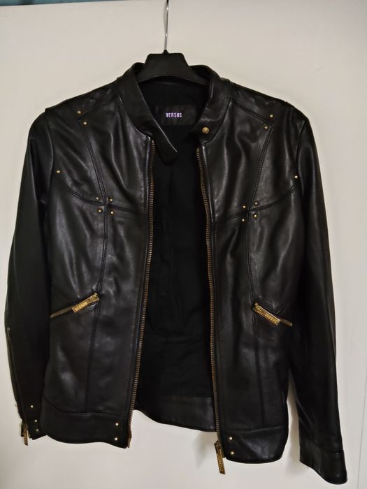 Fabuloso Blusão de Cabedal Preto de Senhora Versus Versage